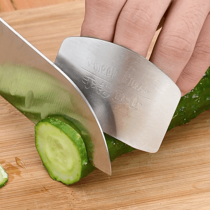 1pc Stainless Steel Finger Guard - Reusable Kitchen Safety Tool for Slicing, Durable Metal Cutting Protector with Curved Design for Enhanced Finger Protection, Ideal for Chopping Green Onions & Other Foods, Finger Guard for Cutting