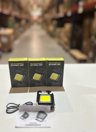 1_2024-03-09-18-22-09-1 Linterna Llavero Mini COB LED
