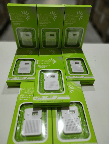 Lámpara LED portátil de agua salada
