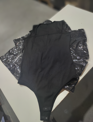 Body mujer sin manga con escote cuadrado negro S/M