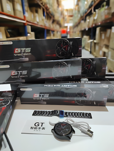 Smartwatch deportivo negro con correa metalica