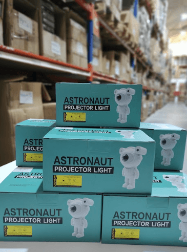 Proyector astronauta con altavoz bluetooth ( dos modelo )