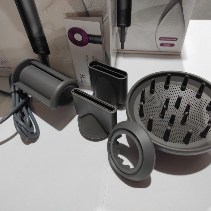 Secador iónico tipo dyson con accesorios
