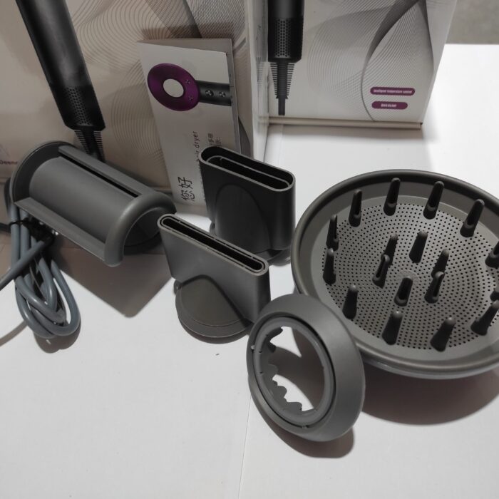 Secador iónico tipo dyson con accesorios