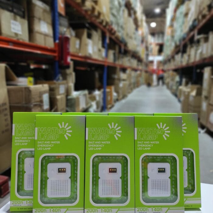 Lámpara LED portátil de agua salada