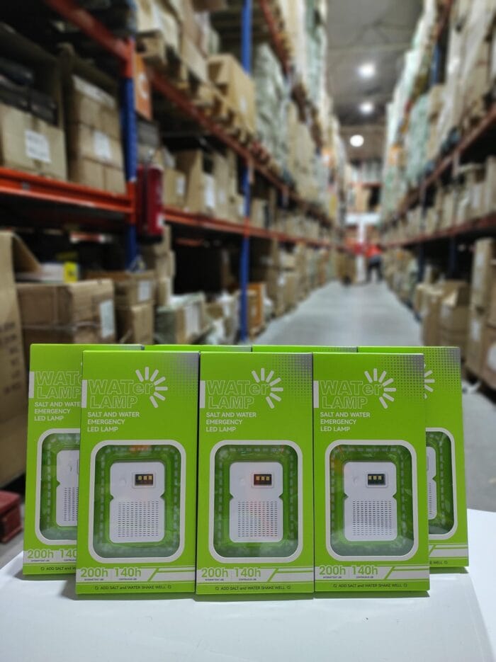 Lámpara LED portátil de agua salada