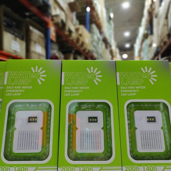Lámpara LED portátil de agua salada