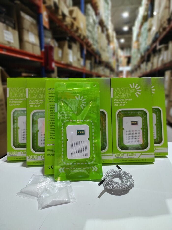 Lámpara LED portátil de agua salada