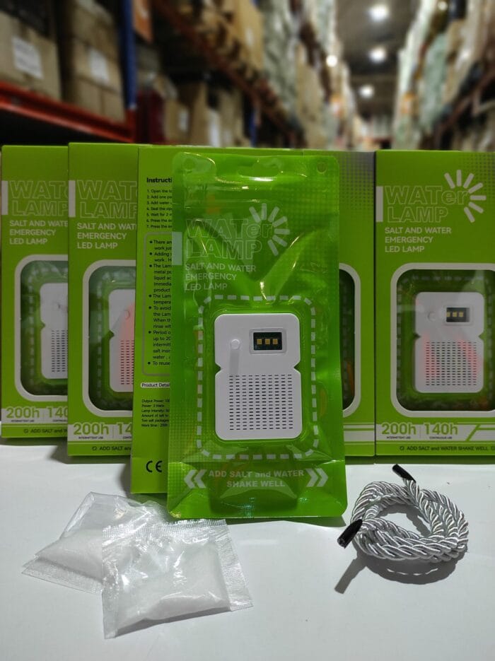 Lámpara LED portátil de agua salada
