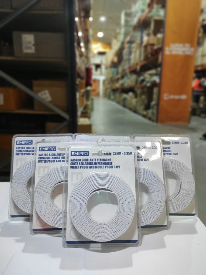 Cinta de sellado autoadhesiva para cocina y baño 22mmx3.35m
