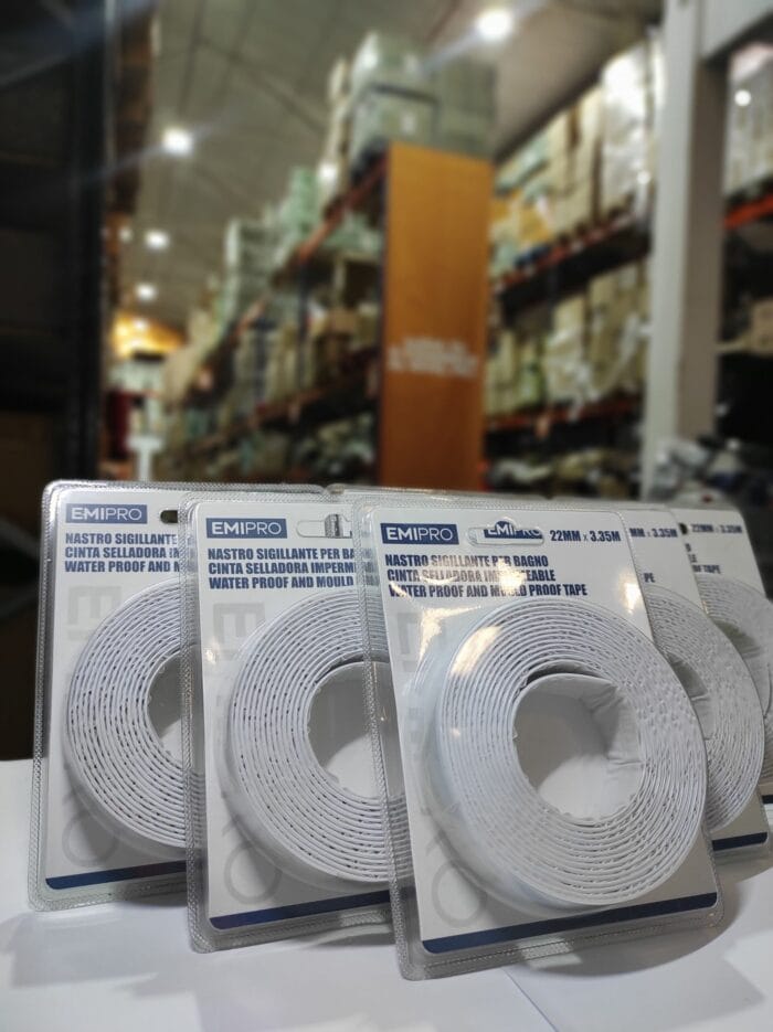 Cinta de sellado autoadhesiva para cocina y baño 22mmx3.35m
