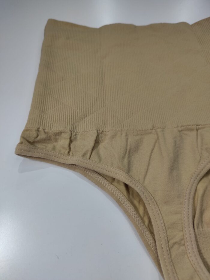 Tanga moldeadora de cadera beige S/M
