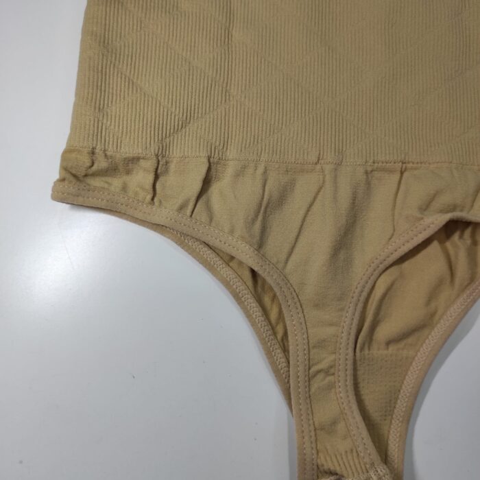 Tanga moldeadora de cadera beige S/M
