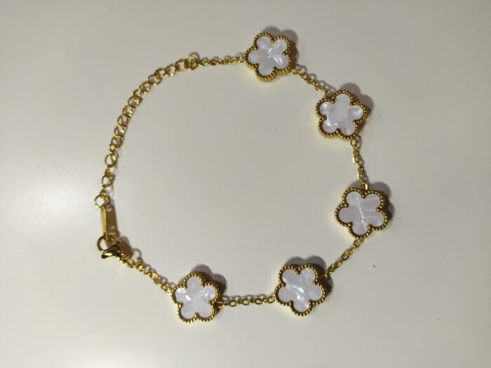 Pulsera trebol de cinco hojas blanco