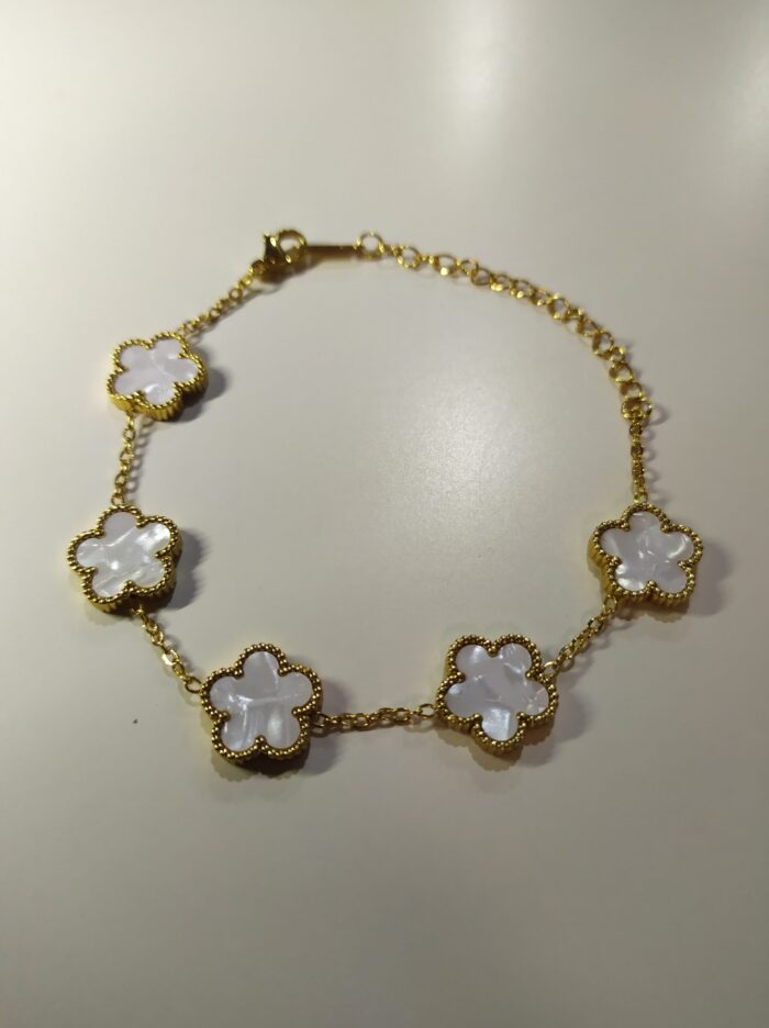 Pulsera trebol de cinco hojas blanco