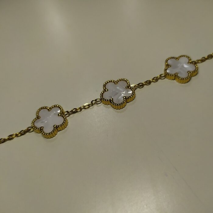 Pulsera trebol de cinco hojas blanco