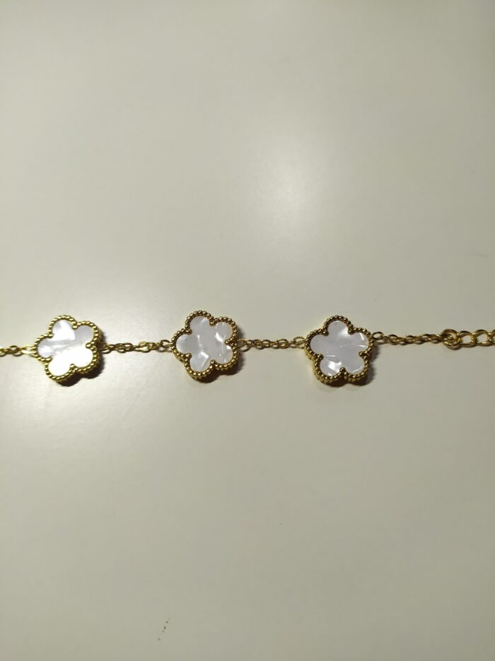 Pulsera trebol de cinco hojas blanco