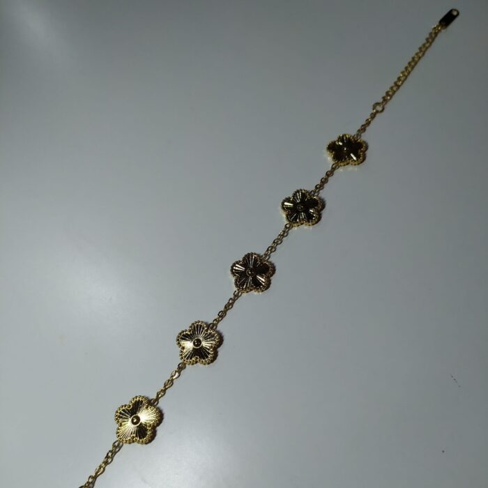 Pulsera trebol de cinco hojas oro