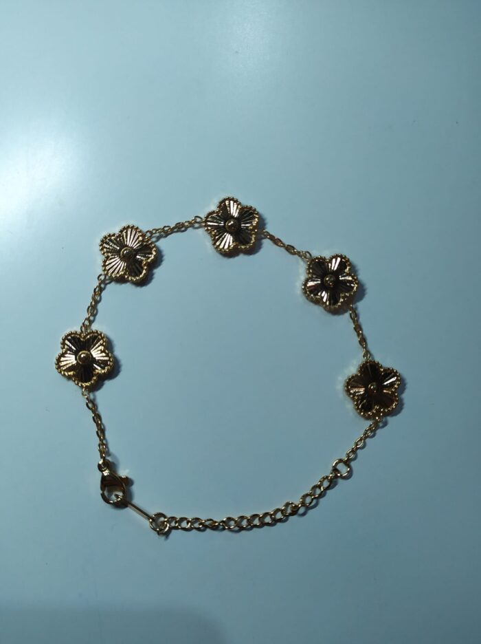 Pulsera trebol de cinco hojas oro