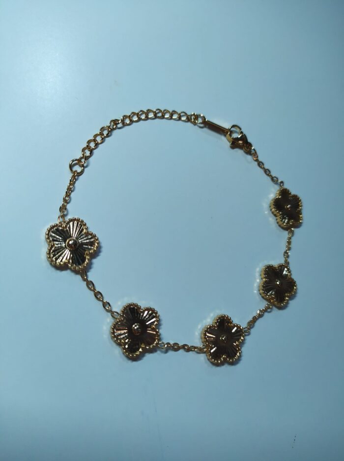 Pulsera trebol de cinco hojas oro