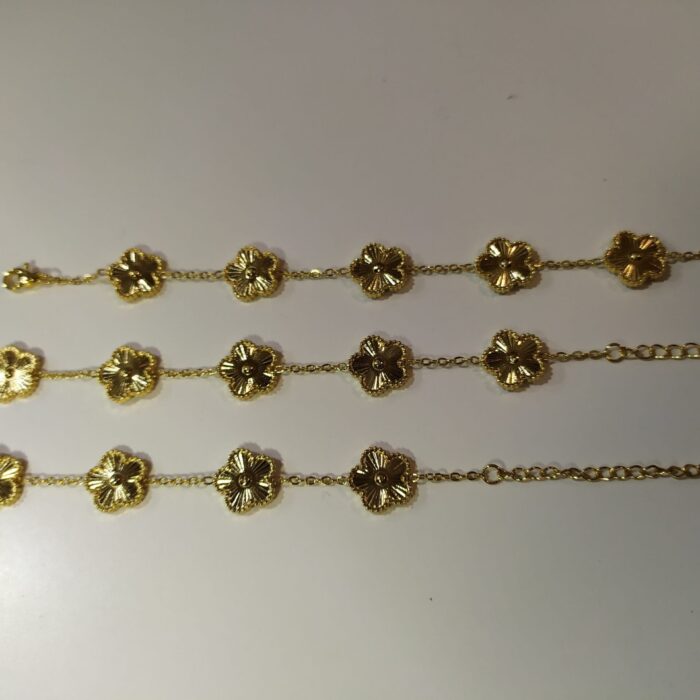 Pulsera trebol de cinco hojas oro