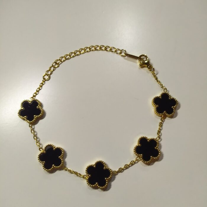 Pulsera trebol de cinco hojas negro