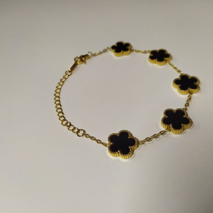 Pulsera trebol de cinco hojas negro