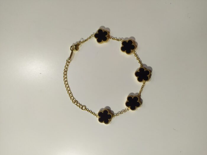Pulsera trebol de cinco hojas negro
