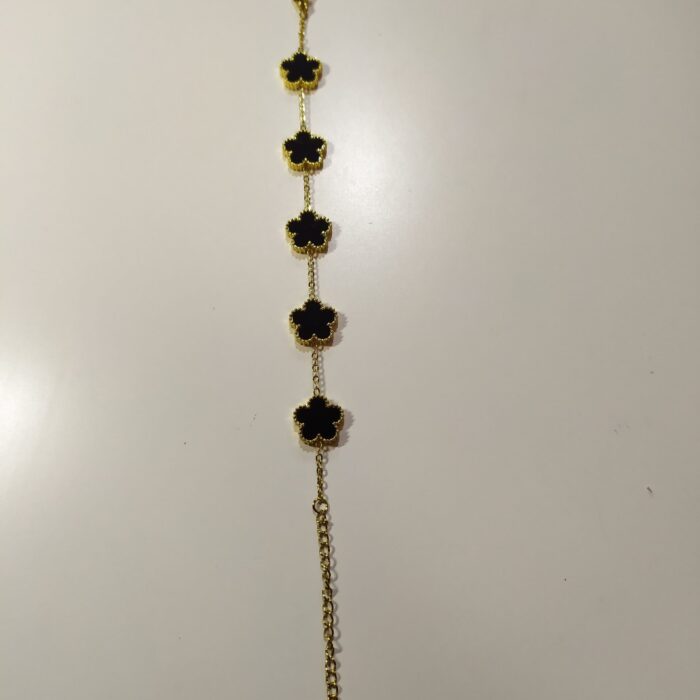 Pulsera trebol de cinco hojas negro