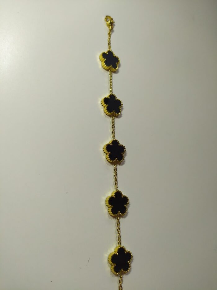 Pulsera trebol de cinco hojas negro