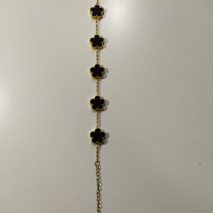 Pulsera trebol de cinco hojas negro