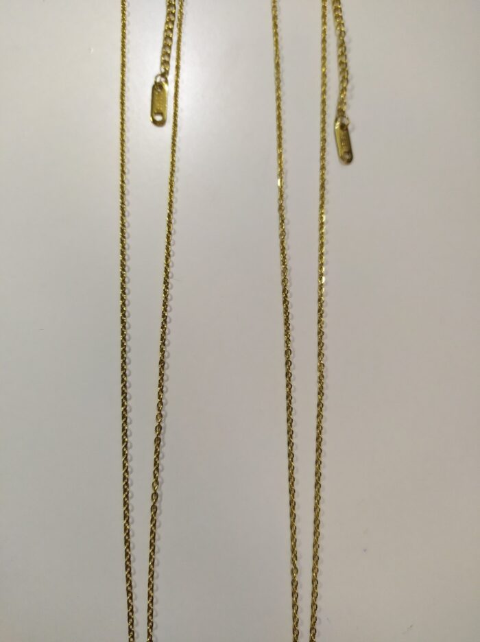Collar con colgante trebol cinco hojas blanco