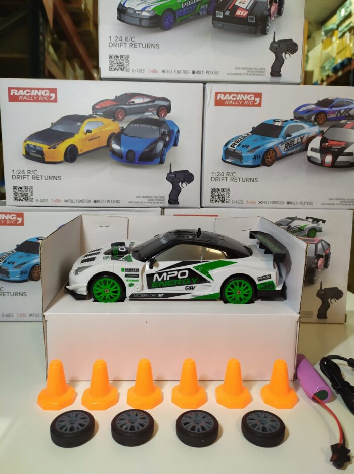 Coche teledirigido drift 1:24 GTR blanco