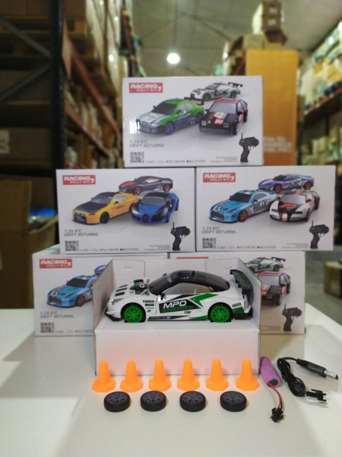 Coche teledirigido drift 1:24 GTR blanco