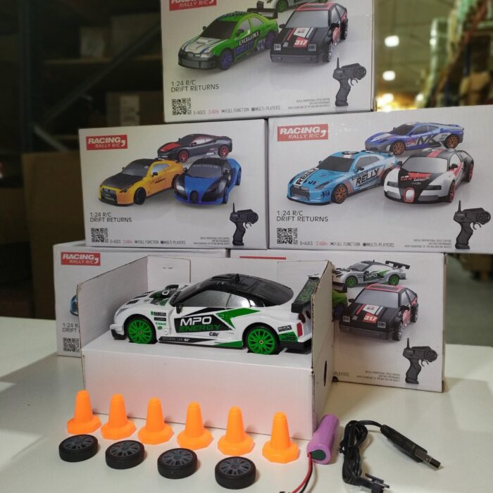 Coche teledirigido drift 1:24 GTR blanco