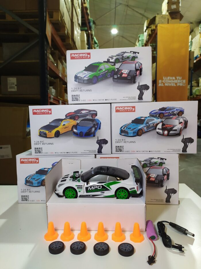 Coche teledirigido drift 1:24 GTR blanco