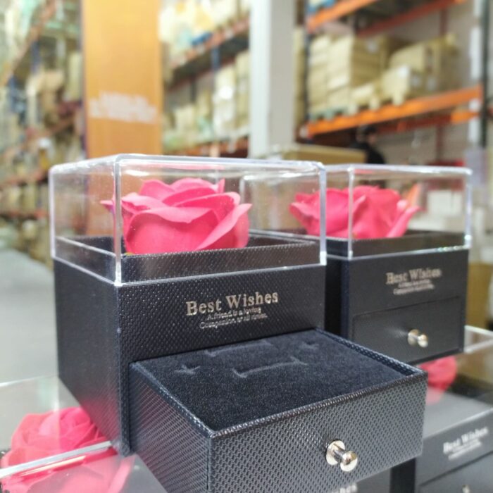 Caja de joyería de rosa eterna