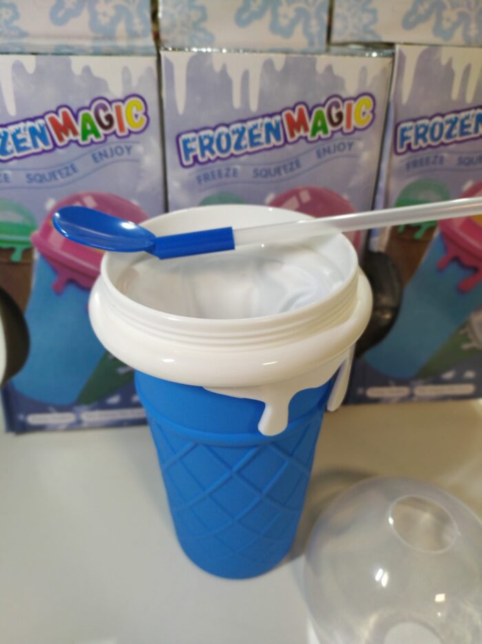 IMG_20250215_152545-min_1740757302 Taza para hacer granizado de silicona