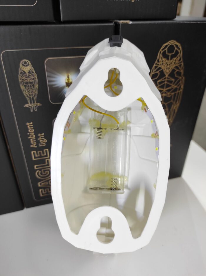 IMG_20250217_124042-min_1740606318 lámpara de pared con impresión 3D de resina águila