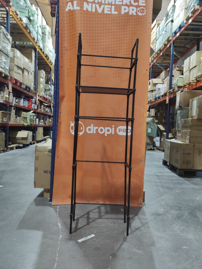 Estanteria de almacenamiento de metal sobre el inodoro