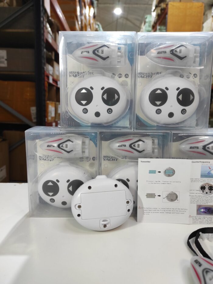 Mini barco de control remoto