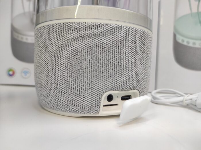 IMG_20250224_170929-min_1740748638 Altavoz LED de medusas que cambian de color