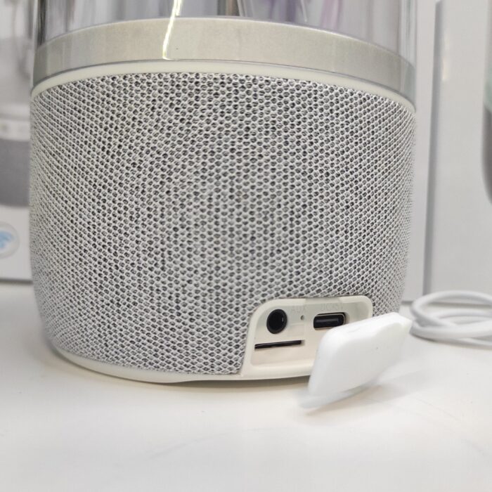 IMG_20250224_170929-min_1740748638 Altavoz LED de medusas que cambian de color