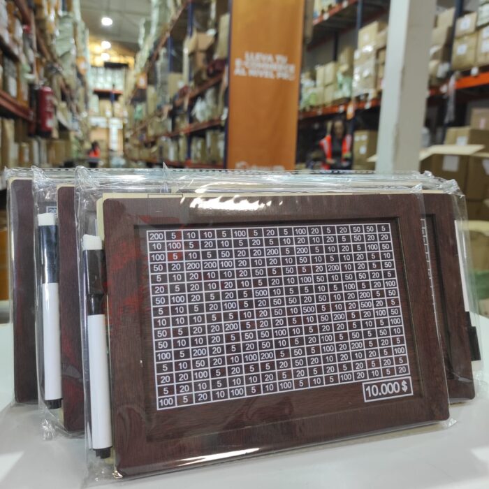 Hucha de madera con contador