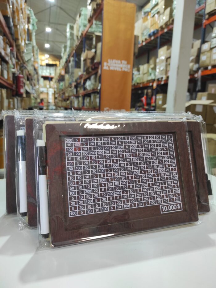 Hucha de madera con contador