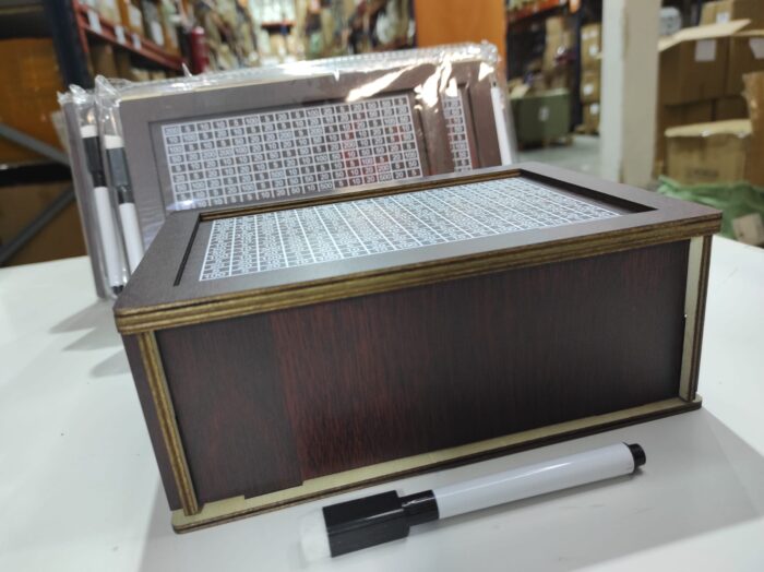 Hucha de madera con contador