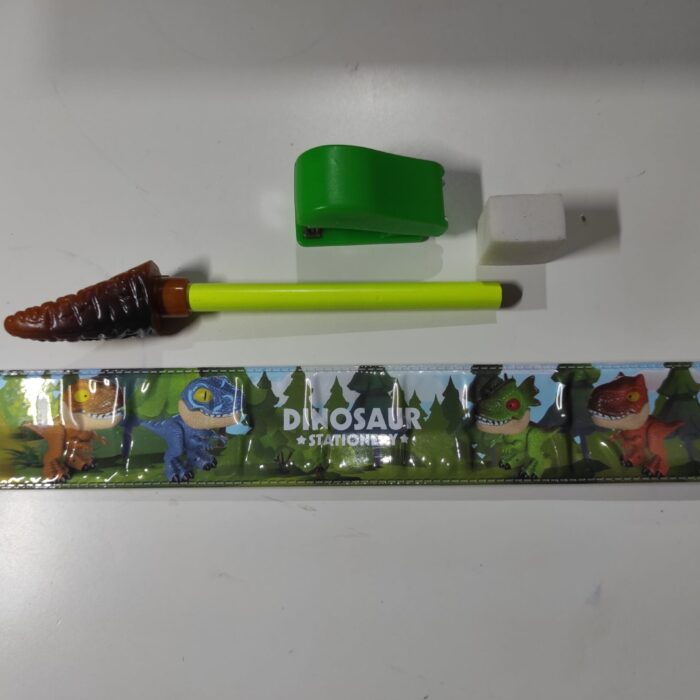 IMG_20250225_161831-min_1740605853-1 Juego de papelería de dinosaurio 5 en 1