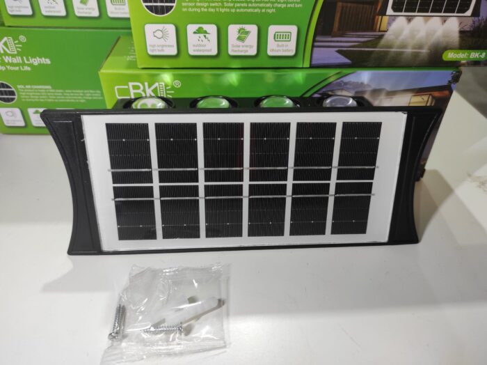 Lámpara solar de pared exterior con 8 LED