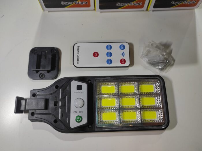 Mini luz solar LED con mando y sensor de movimiento FA-526