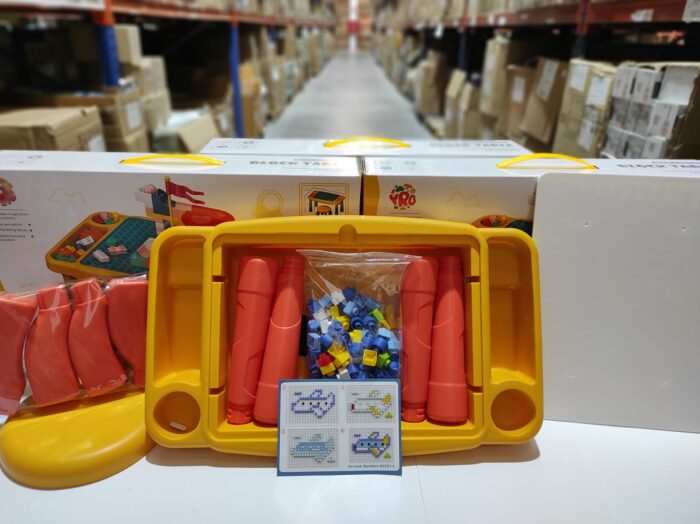 Juego de mesa y silla con bloques de construcion 120 pcs